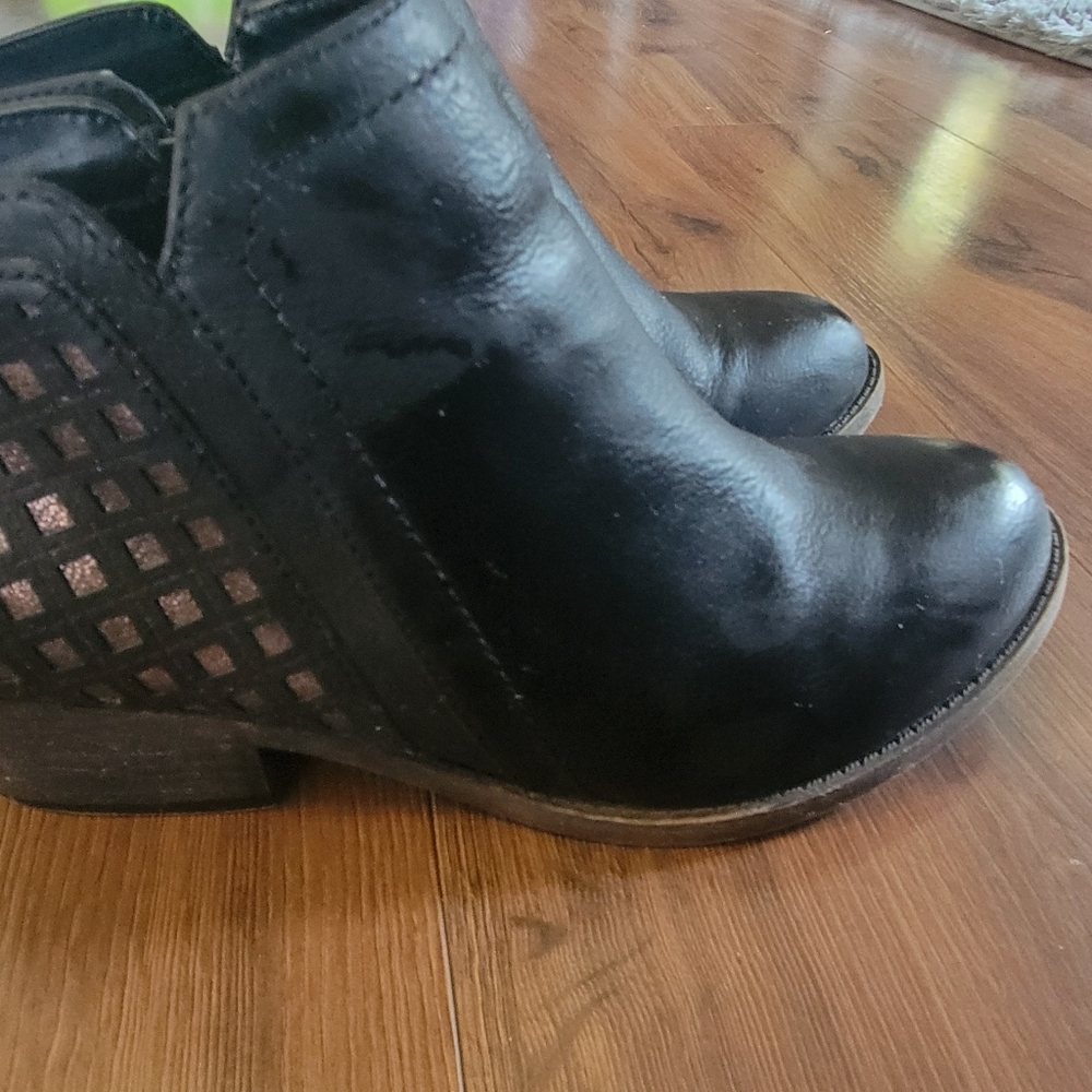 Maurices ankle boots